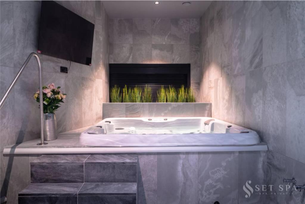 Set Spa Мускрон Екстер'єр фото